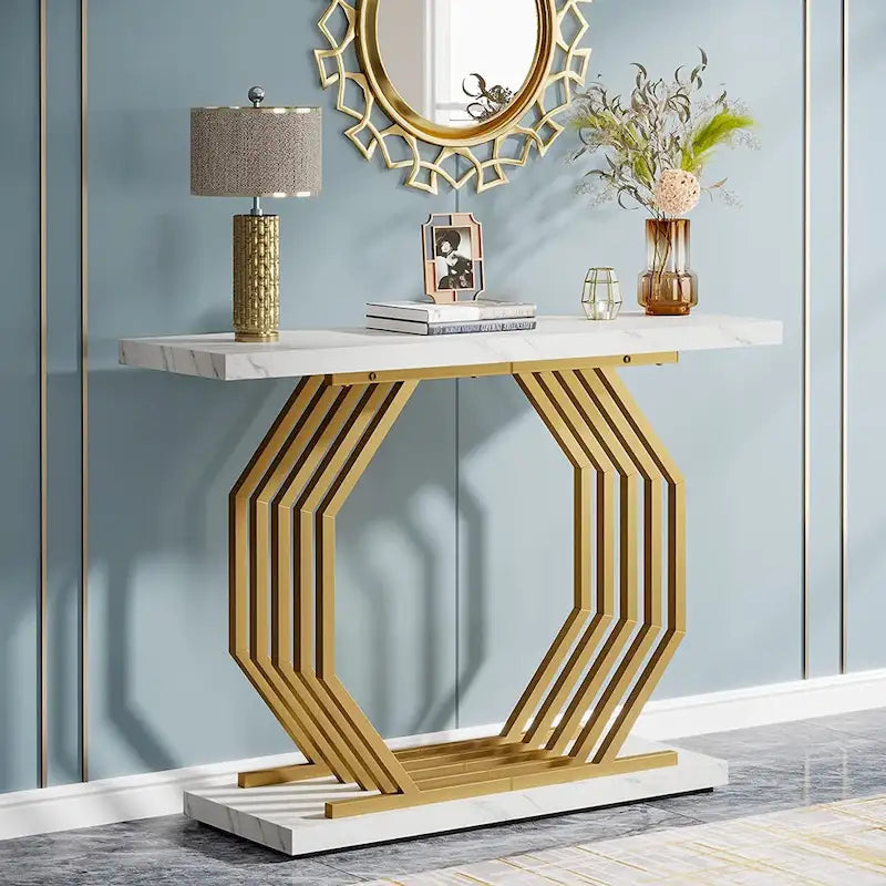 Goldener Konsolentisch, schmaler Eingangs- und Sofatisch in Marmoroptik mit geometrischem Metallgestell, 40-Zoll-moderner Beistelltisch