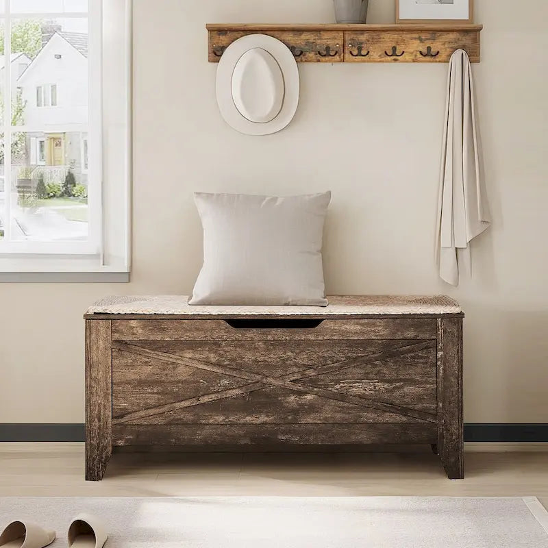 Banc coffre de rangement, coffre en bois avec tapis en osier, charnières de sécurité, banc à chaussures avec rangement pour l'entrée, coffre de rangement de style industriel